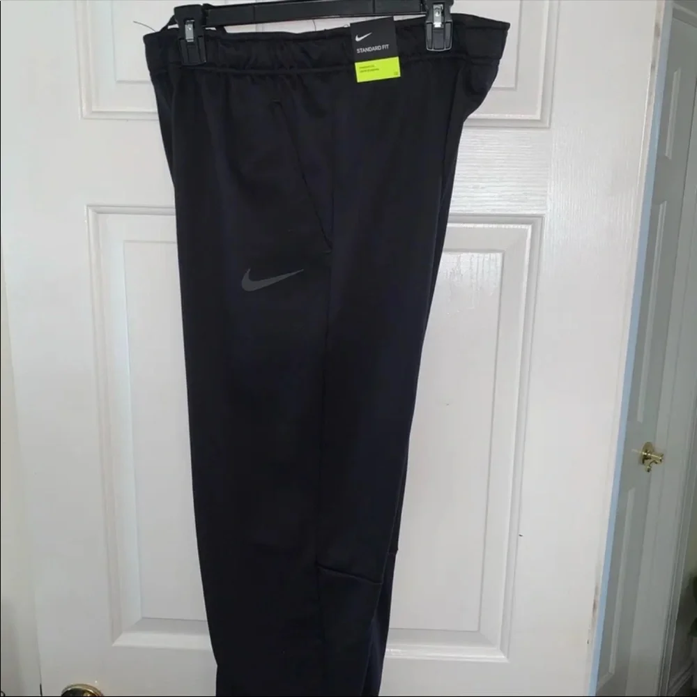 Nike Men's Therma Training Pants - Black - Size Medium